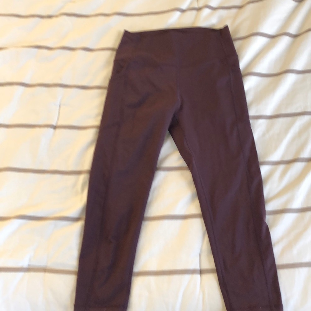 3 for $10 Zyia Wine Brilliant pocket Capri leggings